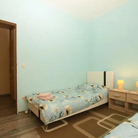 Apartament Dejan 1918