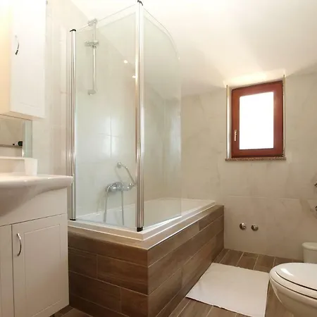 Dejan 1918 Apartament *