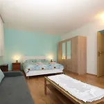 Apartment Dejan 1918