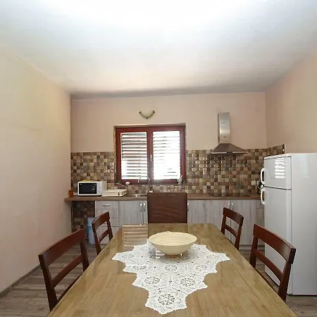 Apartament Dejan 1918